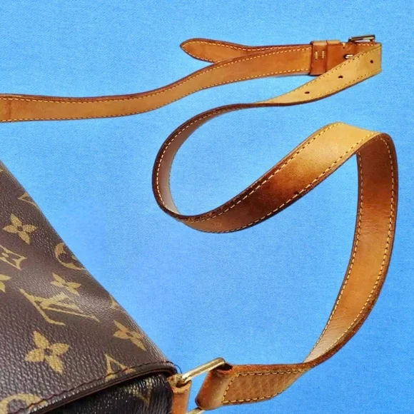 Louis Vuitton Musette Salsa AUTHENTIC GM - Picture 7 of 15